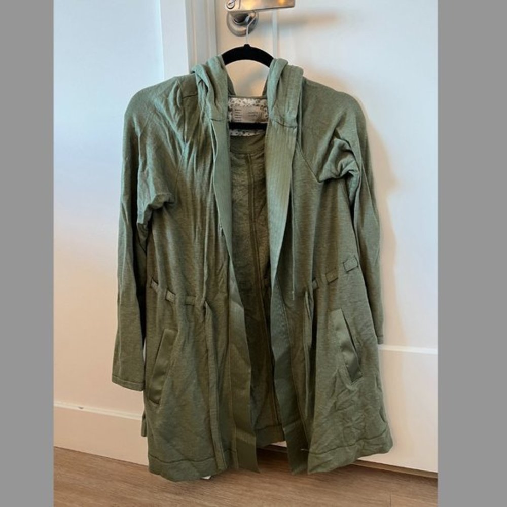 Saturday Sunday green open front sweater with tie size small - Picture 2 of 3
